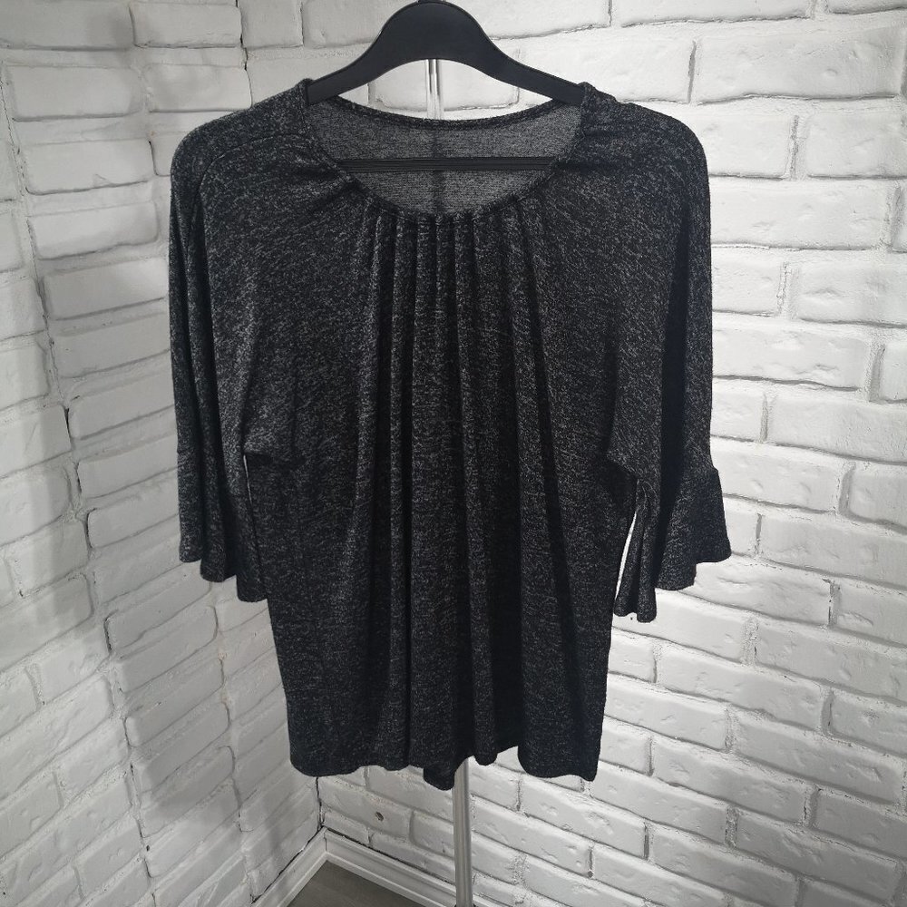 Marvella Ladies Size Large Made in Canada Black & White Lightweight Sweater